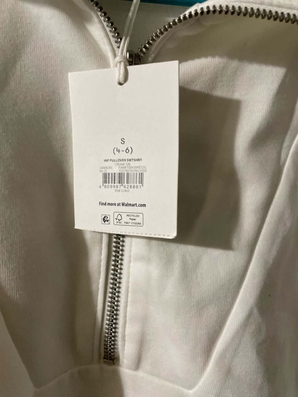 Free Assembly Women's Hip Pullover Sweatshirt in Cream, Size Small (4-6) - Picture 3 of 6